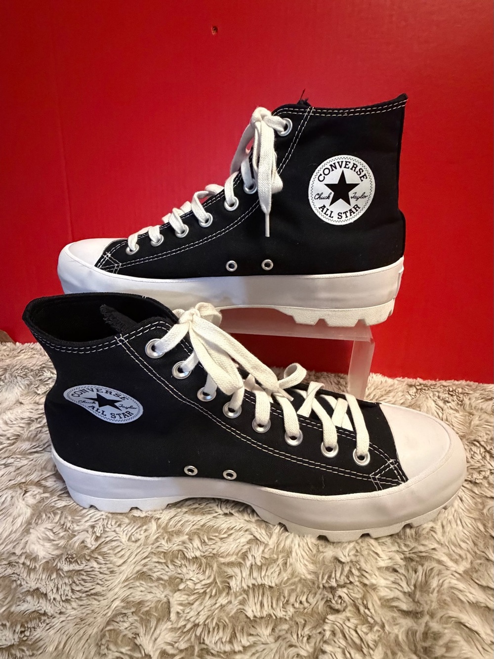 Converse Women’s Converse Chuck Taylor All Star Lugged High-Top Sneakers - Picture 2 of 6